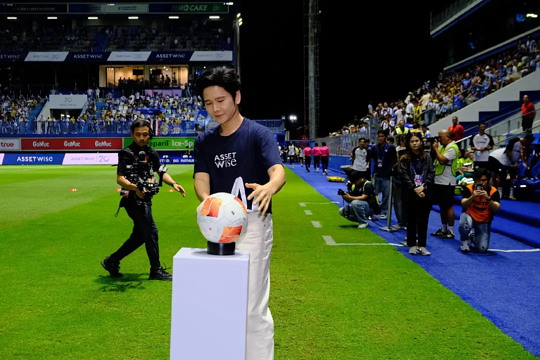 “โต๋ ศักดิ์สิทธิ์” ร่วมเชียร์ “บีจี ปทุม ยูไนเต็ด” เกมบิ๊กแมตช์ไทยลีก