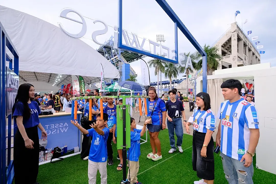 “โต๋ ศักดิ์สิทธิ์” ร่วมเชียร์ “บีจี ปทุม ยูไนเต็ด” เกมบิ๊กแมตช์ไทยลีก