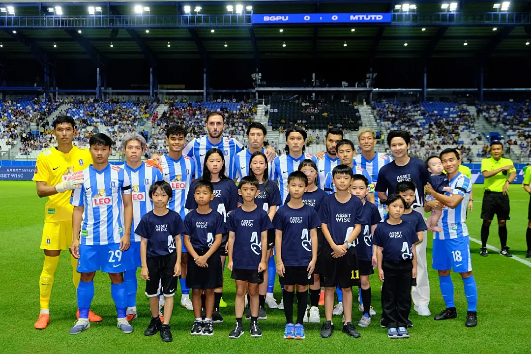 “โต๋ ศักดิ์สิทธิ์” ร่วมเชียร์ “บีจี ปทุม ยูไนเต็ด” เกมบิ๊กแมตช์ไทยลีก