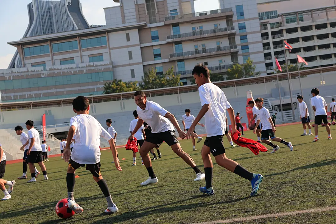 โคคา-โคล่า จัดฟุตบอลคลินิก “เสริมทักษะเยาวชน สร้างอนาคตฟุตบอลไทย”