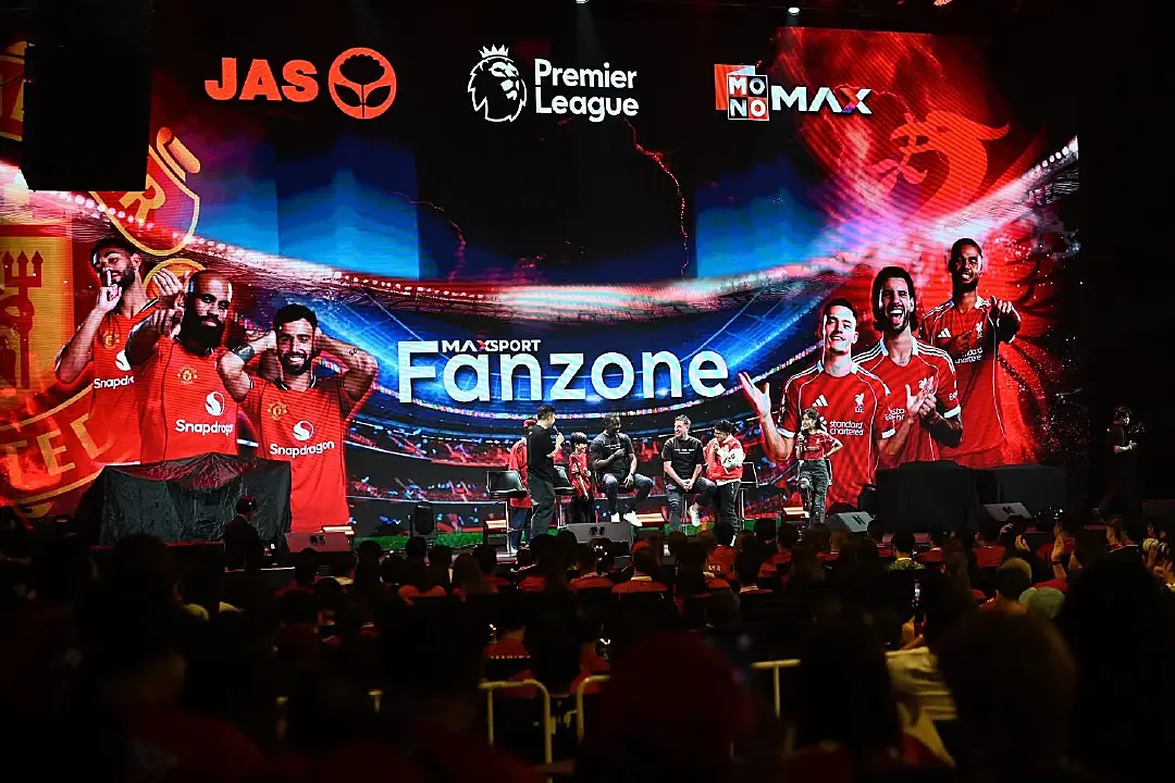“ซูเปอร์สตาร์” ตบเท้าร่วม “MONOMAX WATCH PARTY: RED MATCH”