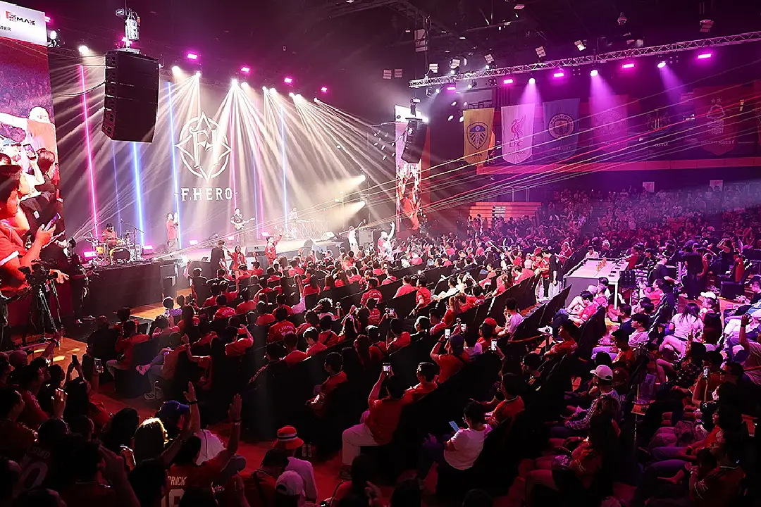 “ซูเปอร์สตาร์” ตบเท้าร่วม “MONOMAX WATCH PARTY: RED MATCH”