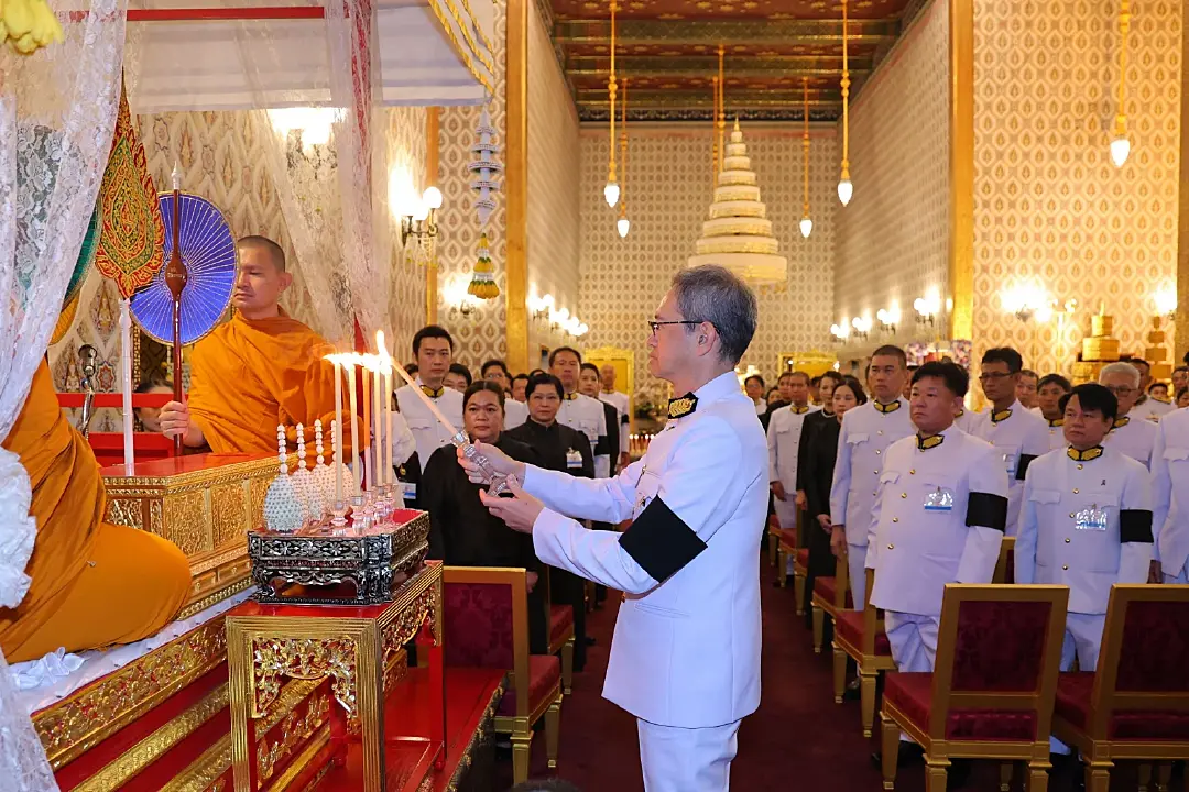 กลุ่มอีซูซุและกลุ่มตรีเพชร เป็นเจ้าภาพพระพิธีธรรมสวดพระอภิธรรมพระบรมศพสมเด็จพระนางเจ้าสิริกิติ์