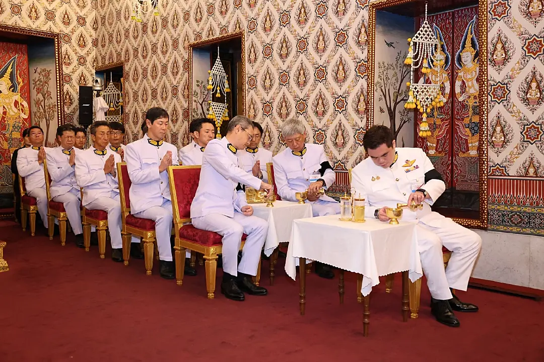 กลุ่มอีซูซุและกลุ่มตรีเพชร เป็นเจ้าภาพพระพิธีธรรมสวดพระอภิธรรมพระบรมศพสมเด็จพระนางเจ้าสิริกิติ์