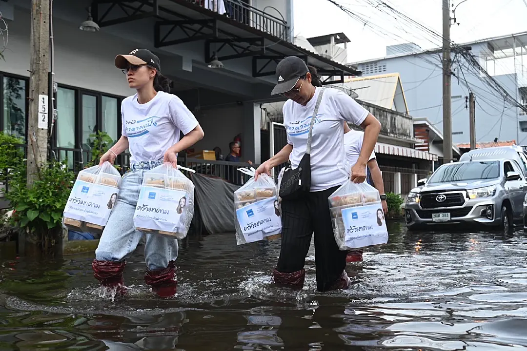 “มาดามแป้ง” เปิด “ครัวมาดาม” ช่วยผู้ประสบภัยน้ำท่วมกรุงเทพฯ