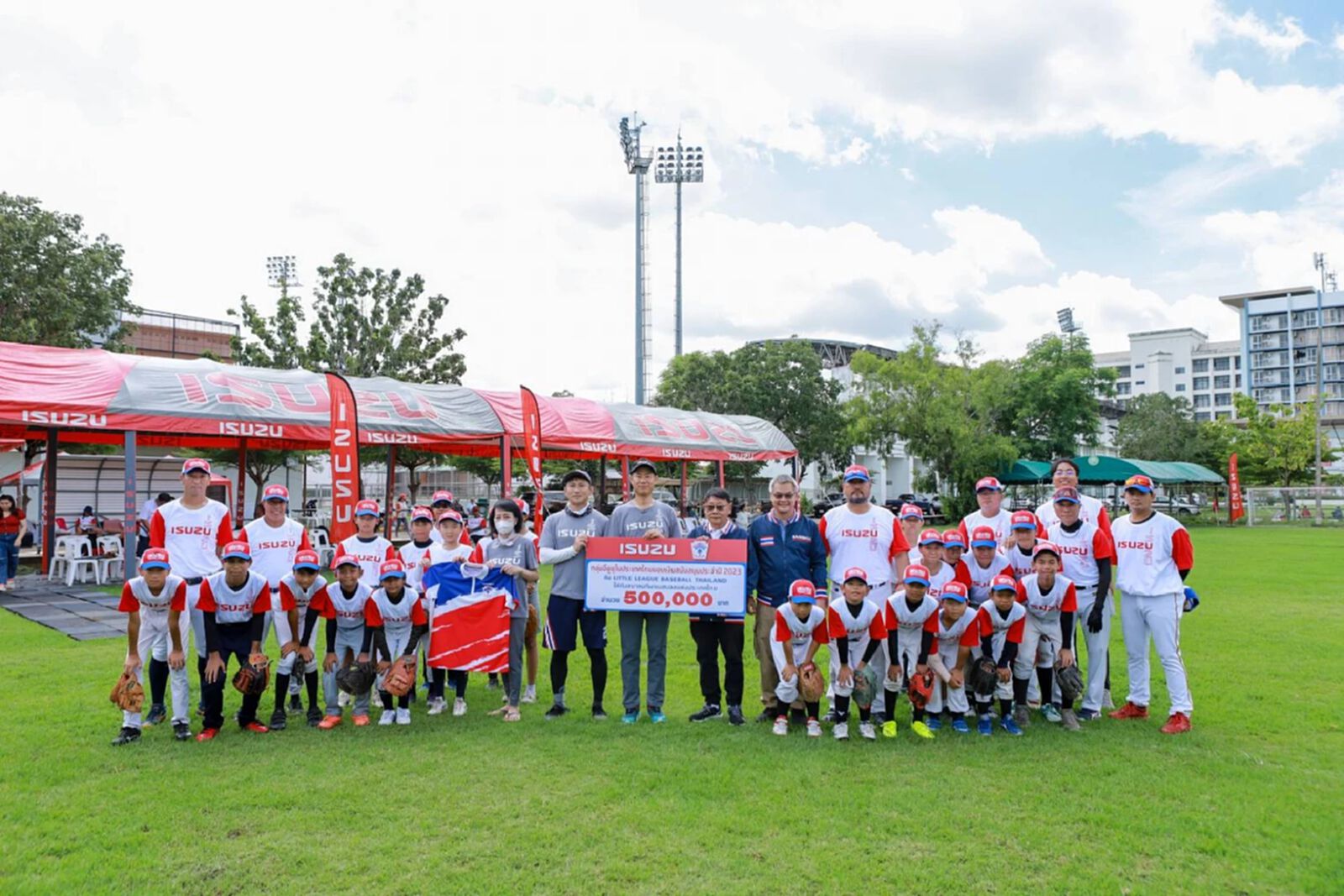 อีซูซุ สนับสนุนยุวชนทีมชาติไทย คว้าชัยการแข่งขันเบสบอลนานาชาติเป็นปีที่ 17 อีซูซุ สนับสนุนยุวชนทีมชาติไทย คว้าชัยการแข่งขันเบสบอลนานาชาติเป็นปีที่ 17