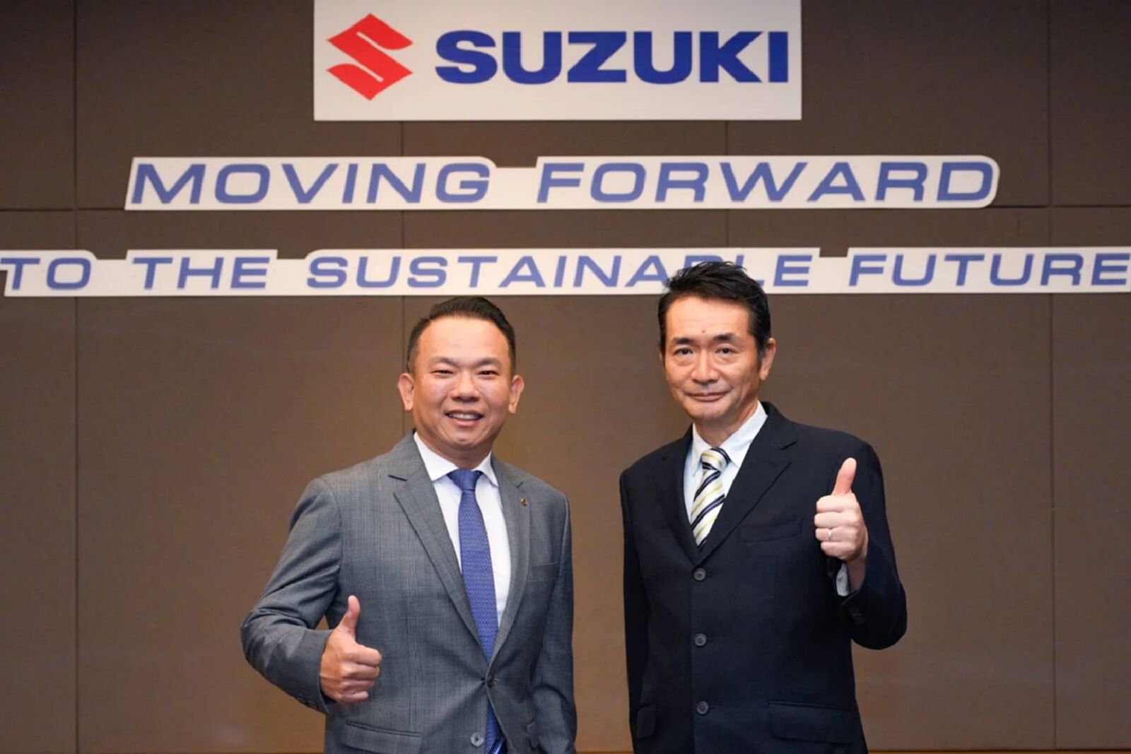 ซูซูกิ ยกระดับงานบริการลูกค้าเปิดแคมเปญ Suzuki Worry Free ฟรี! ชูแอปพลิเคชัน HELLO SUZUKI ช่วยดูแลลูกค้า ซูซูกิ ยกระดับงานบริการลูกค้าเปิดแคมเปญ Suzuki Worry Free ฟรี! ชูแอปพลิเคชัน HELLO SUZUKI ช่วยดูแลลูกค้า
