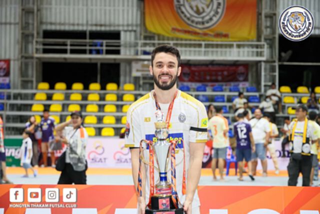 ฟาบริซิโอ้ ดาวเตะตัวท็อปของลีกดต๊ะเล็ก กับแชมป์ฟุตซอลลีกล่าสุด