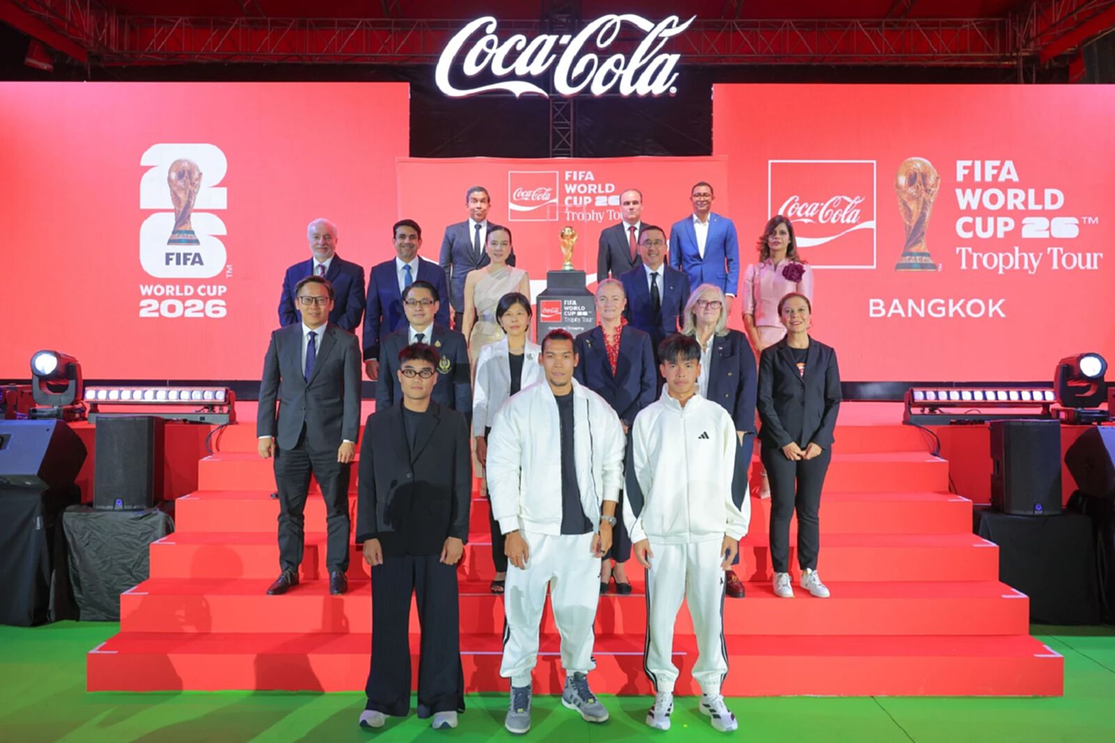 “โค้ก” เปิดฟีลซ่าส์! นำถ้วย Original FIFA World Cup™ Trophy ถึงไทยแล้ว “โค้ก” เปิดฟีลซ่าส์! นำถ้วย Original FIFA World Cup™ Trophy ถึงไทยแล้ว